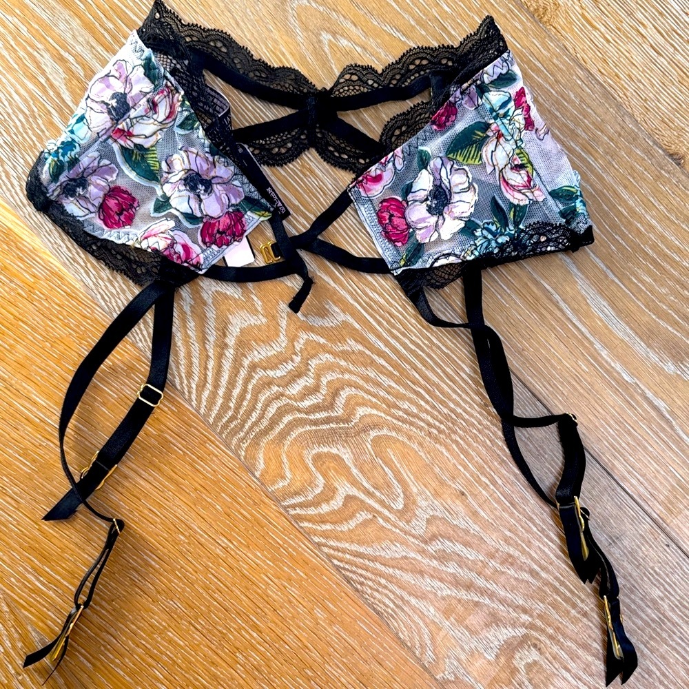 Victoria's Secret Floral Lace Garter Belt
